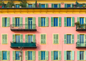 Location meublée non professionnelle à Nice, appartement coloré